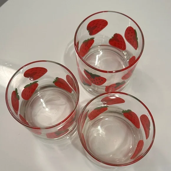 Colony Glass Strawberry-Patterned Tumblers - Picture 7 of 10